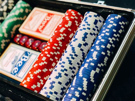 gambling age quebec|Legal Gambling Age in Canada: Rules and Laws .